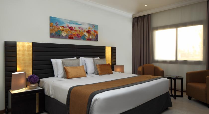 villa bedroom